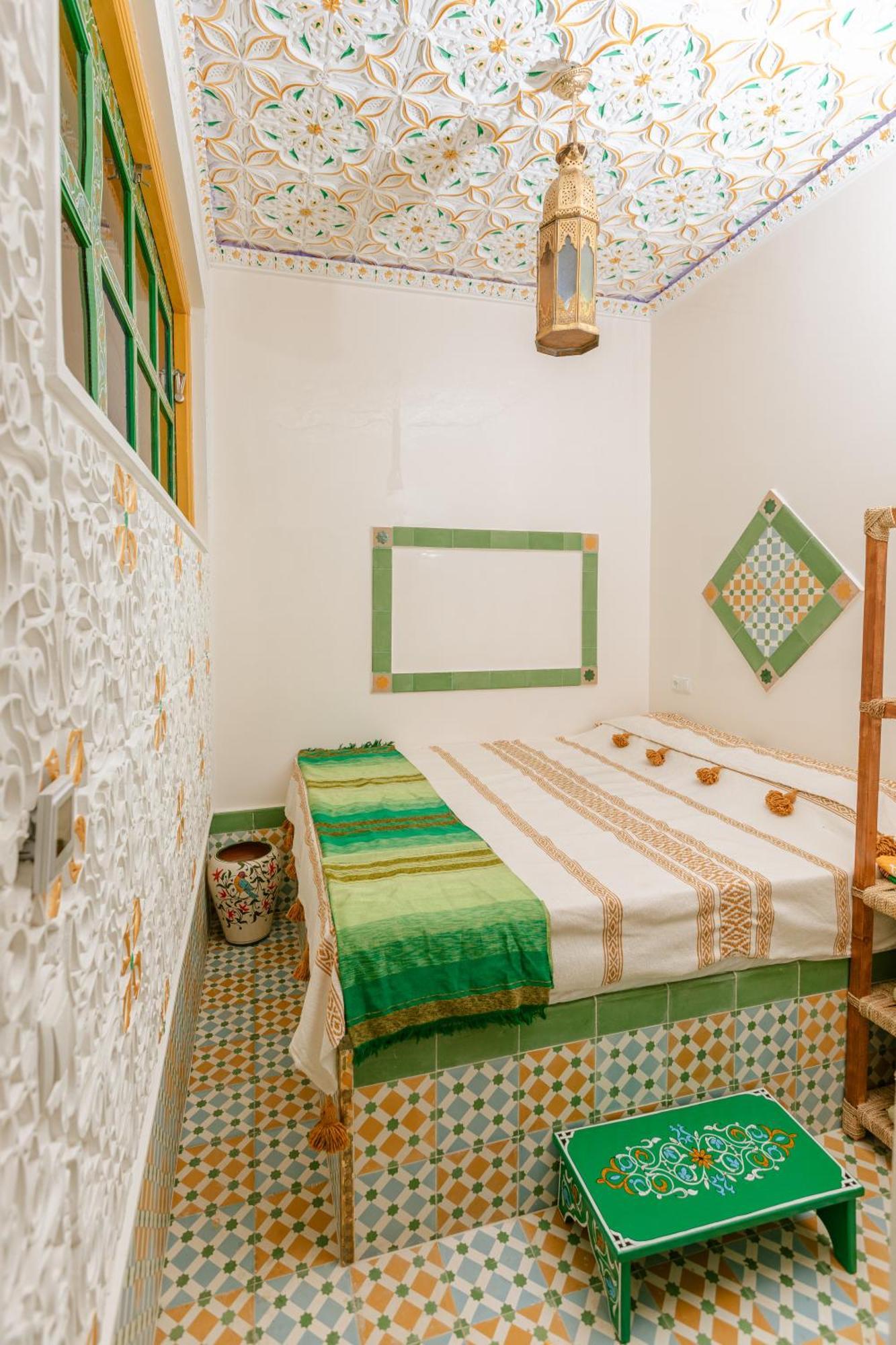 Colorful Traditional Riad W/Views Of Spain Танжер Екстер'єр фото